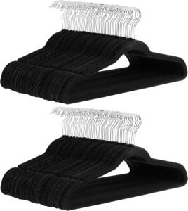 Amazon Basics Velvet Hangers
